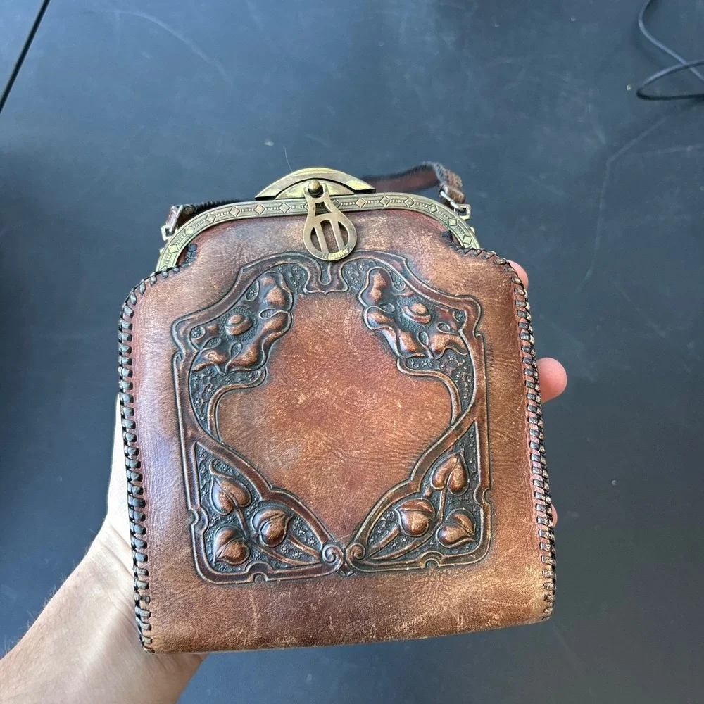 Meeker Made Vintage Coin Purse Art Nouveau Embossed Leather Turnloc Bag Antique